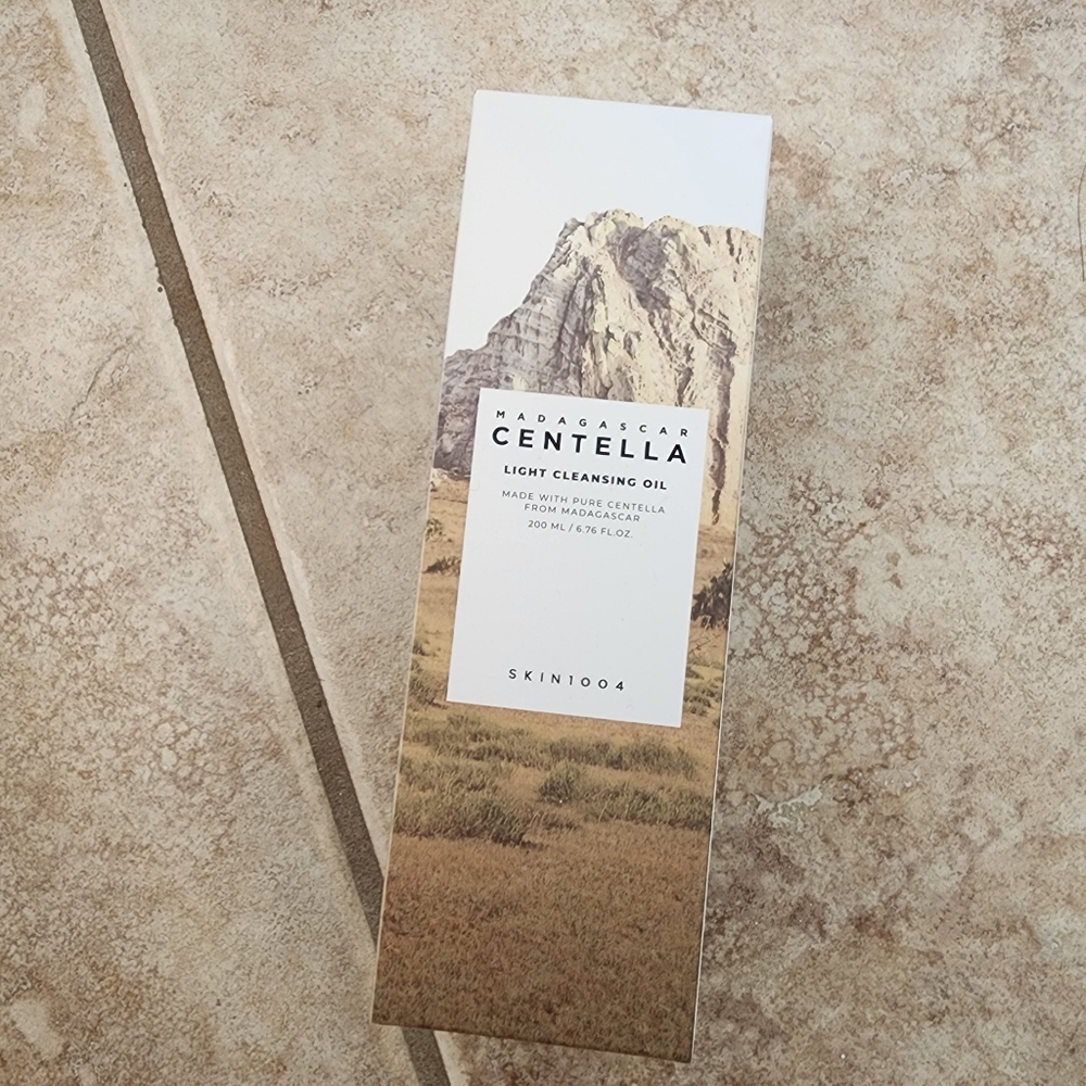 Madagascar Centella Light cleansing oil